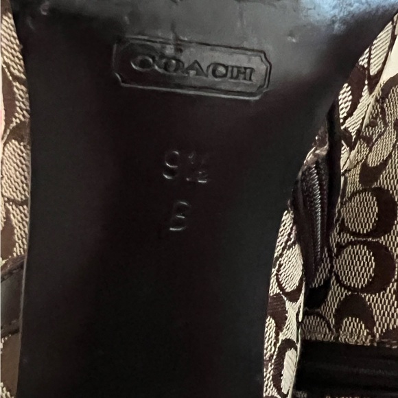 COACH size 9.5 width M in color Khaki/Mahogany Bibi small logo C’s. Lower calf - Picture 6 of 9